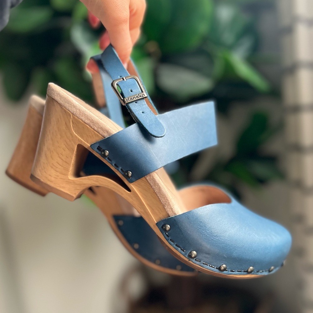 RARE! Dansko Thea Clog Heel 38 blue leather wedge VGUC